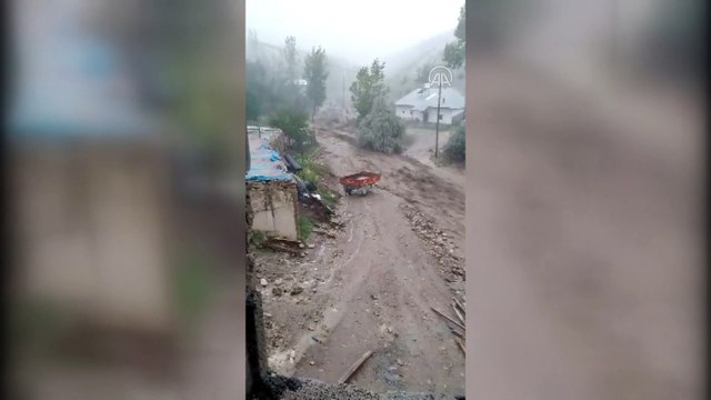 SİVAS - Sağanak sele neden oldu