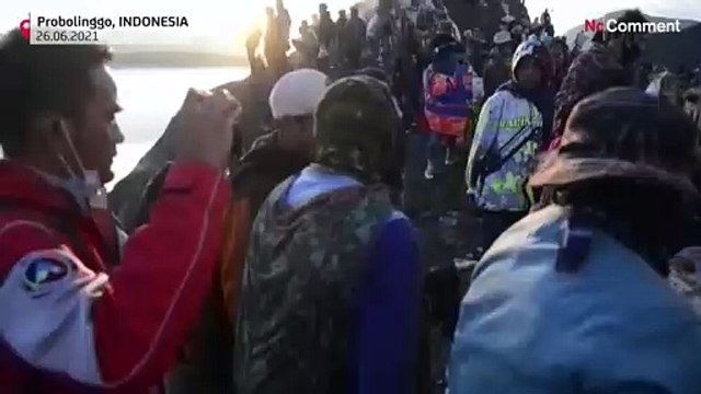 Indonesia celebra el festival hindú del Monte Bromo en la isla de Java