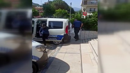 Öğrencinin imdadına polis yetişti