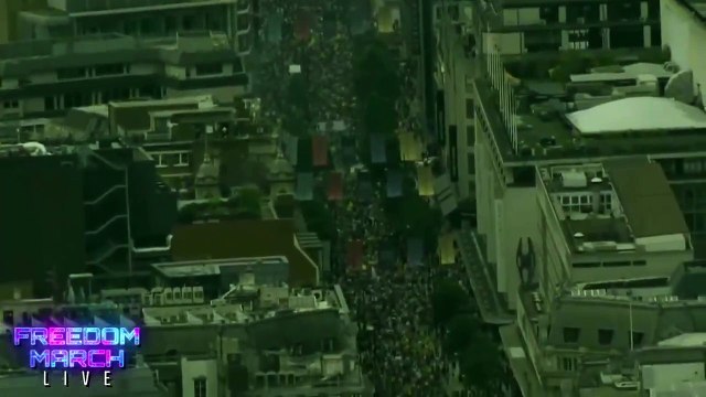 Mientras en Londres se manifiestan millones de personas contra las restricciones, en España se lleva mascarilla por la calle sin ser obligatorio