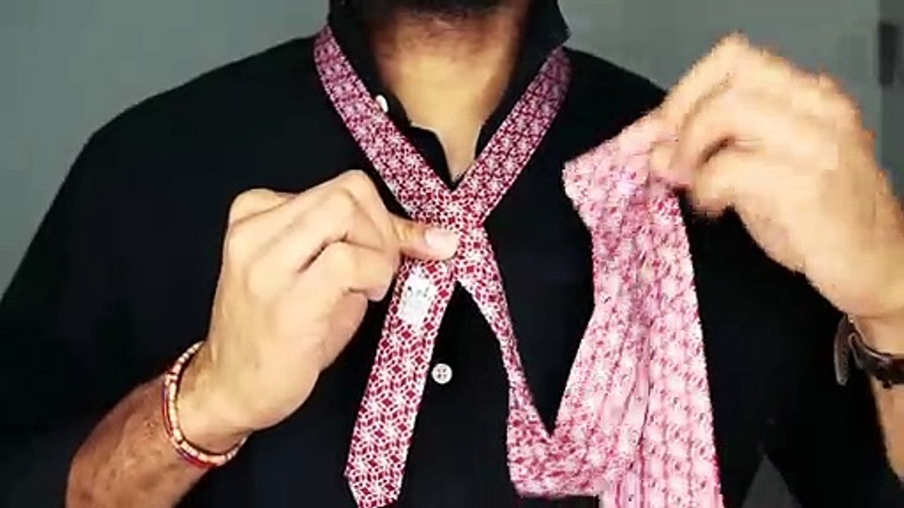 How to Tie-a-Tie - Full Windsor (slowly mirrored) - Easy! 