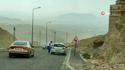 Doğubayazıt’ta etkili olan fırtına zor anlar yaşattı