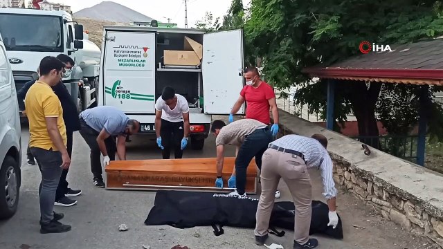 Freni tutmayan motosiklet bahçe duvarına çarptı: 1 ölü, 2 yaralı