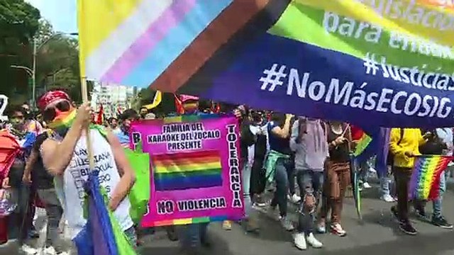 Comunidad LGBT retoma marchas del orgullo en el mundo