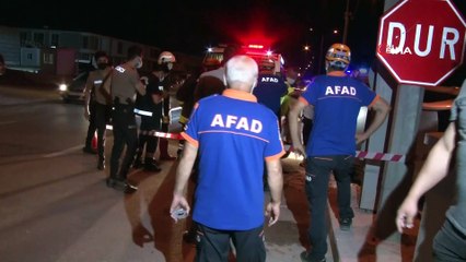 Polisin kaza yerinde seyirci vatandaşlarla imtihanı