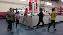KASTAMONU - Yıldız milli boksör Sudenaz Ballıoğlu, babasının izinden gidip, olimpiyatlara katılma peşinde