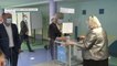Second tour des régionales: Marine Le Pen a voté à Hénin-Beaumont, dans le Pas-de-Calais