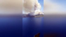 MUĞLA - Marmaris'te oteller ve yerleşim yerlerine yakın ormanlık alanda yangın başladı (2)