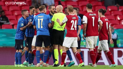 В четвертьфинал вышли сборные Италии и Дании