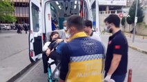 Doğa tutkunu ambulans şoförü iş stresini koyun ve keçilerle atıyor