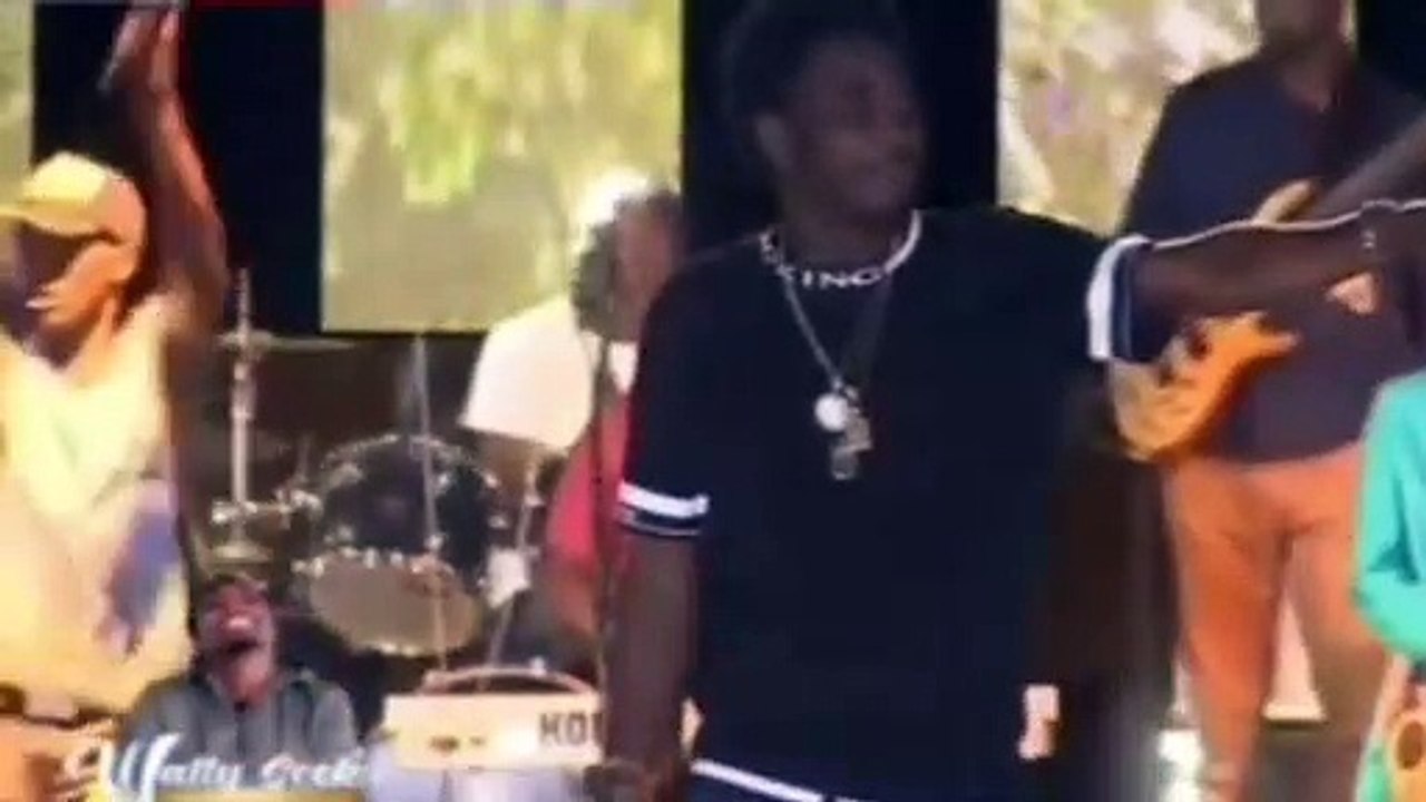 Wally Seck envoie un message à ses danseurs