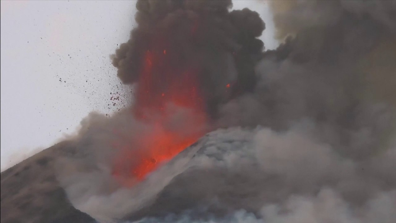 De nouvelles images spectaculaires d’une courte éruption de l’Etna