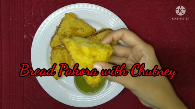 Bread Pakora Recipe in Hindi | Aloo Bread Pakoda - Quick and Easy Snacks | Tasty Monsoon Recipe | How to make bread pakora | Bread Pakoda kaise banate hai | Bread Snacks | monsoon special recipe | Street food |