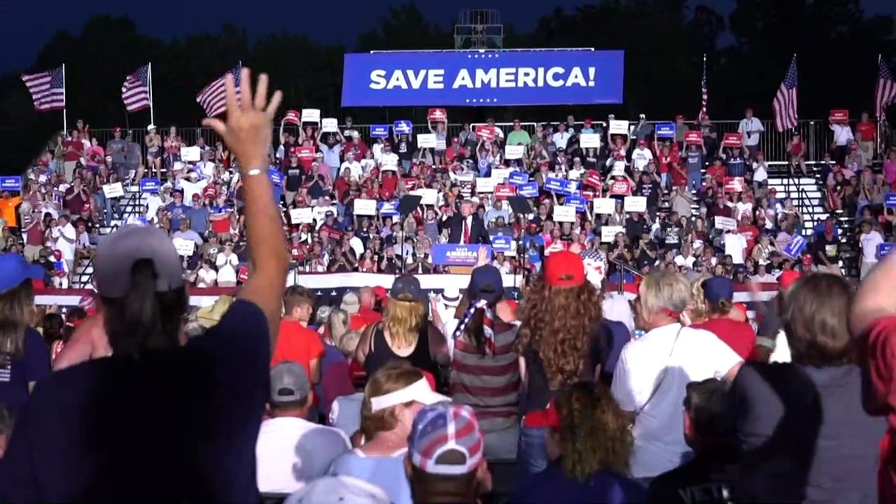 Trump spricht erstmals wieder auf Großveranstaltung vor Anhängern