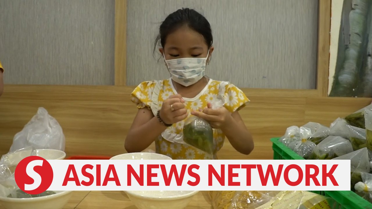 Vietnam News | 10-year-old girl helps prepare free meals for quarantined locals