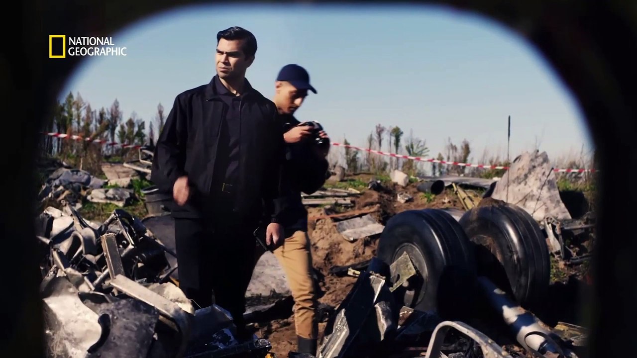 Air Crash - Saison 21 - Épisode 6 - Défaillance à Katmandou - Vol US-Bangla Airlines 211 [Français]