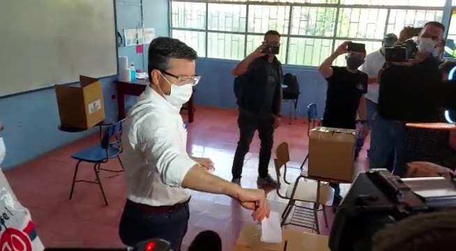 ext-Voto de Pedro Muñoz, precandidato del PUSC-270621