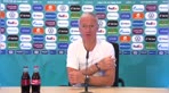 8es - Deschamps : La défense à trois est une option