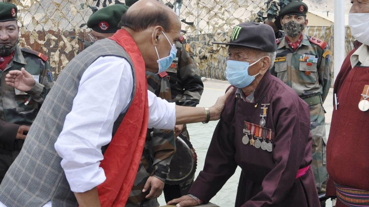 Rajnath Singh reaches Leh, reviews ground situations