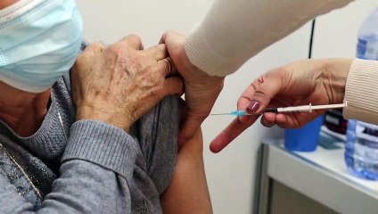 Oxford começa a testar vacina contra variante Beta