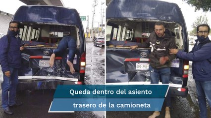 Motociclista sale proyectado tras choque y se "clava" en combi del Edomex