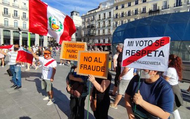 Peruanos se manifiestan en Madrid en contra de la llegada del Comunismo al Perú