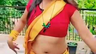 Bhojpuri dancing videos Latest vigo likee tiktok bhojpuri songs videos with dance action and dialogue duet mx taka tak