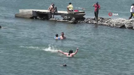 Ege ve Akdeniz sahilleri değil 'Çıldır Gölü'