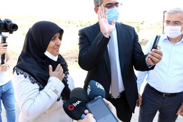 Bakan Pakdemirli tavukları telef olan kadın girişimciyi sevindirdi