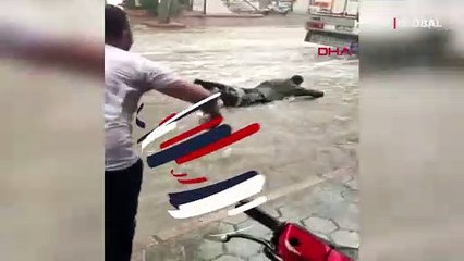 15 dakikada denize dönen sokakta yüzdü