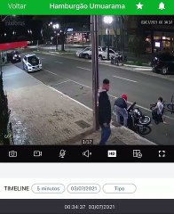 Câmeras flagram momento em que ciclista ‘atropela’ moto estacionada na av. Paraná