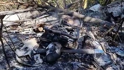 Pilotos pulam de avião e se salvam de explosão