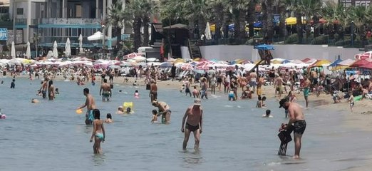 Kuşadası'nda hafta sonu yoğunluğu, yollarda uzun kuyruklar oluştu