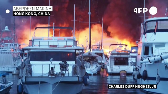 Huge blaze engulfs Hong Kong typhoon shelter