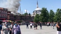 İSTANBUL - Fatih'te iş yeri yangını (2)