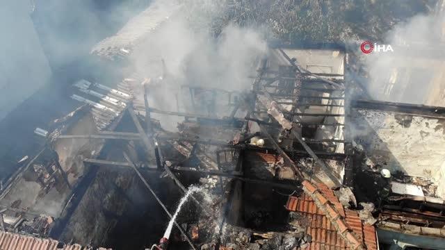 Son dakika haberi... Fatih'te oyuncak deposunda yangın
