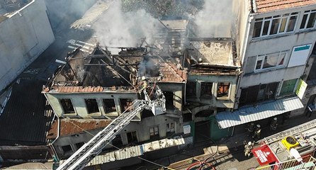 Fatih’te oyuncak deposunda yangın