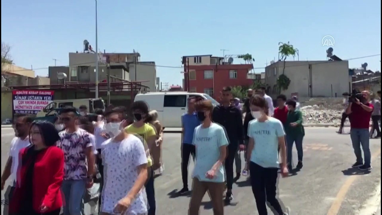 ADANA - Üniversite sınavına giren gençler, Kılıçdaroğlu'na 1 liralık manevi tazminat davası açtı