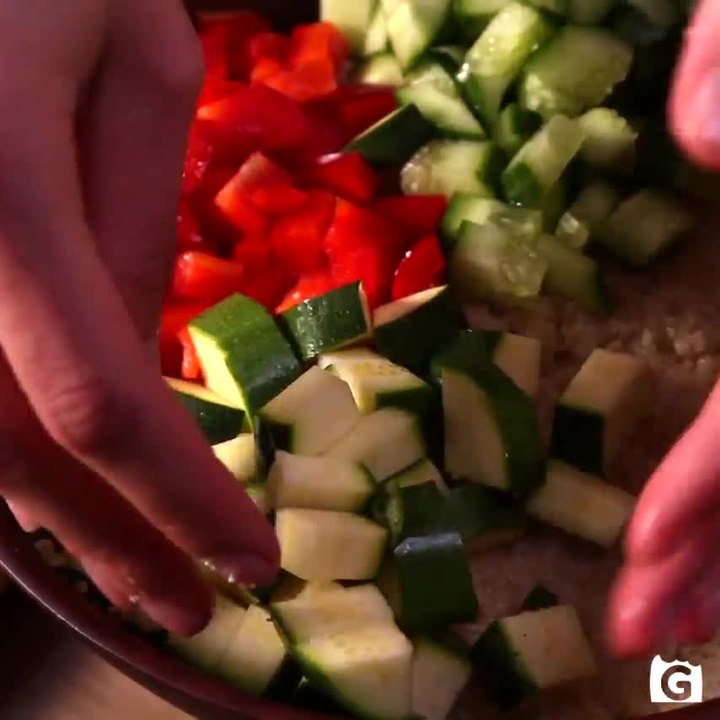 Insalata greca: la ricetta per un pranzo leggero e veloce!