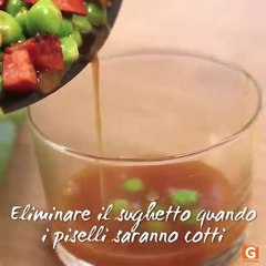 Piselli in umido: con salame piccante e uovo!