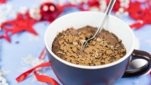 Der weihnachtliche Mikrowellen-Tassen-Brownie: Einfach nur lecker!