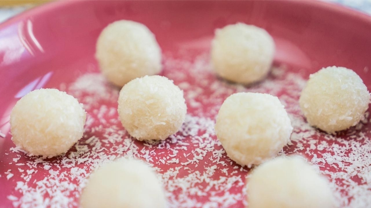 Kokos Raw Bites selbst gemacht. Da kann nichts schief gehen.