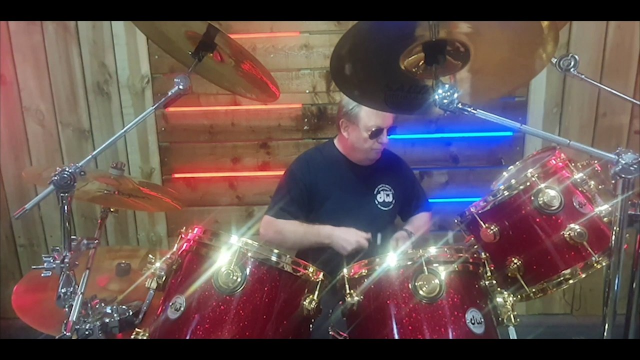 Hartlepool Freddie Mercury tribute performer releases song in memory of  Queen frontman