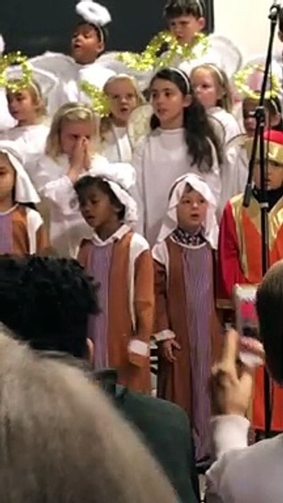 2018 12 04 18 57 31 Christmas Show