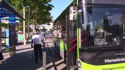 Güzergahını değiştirerek öğrencileri YKS'ye yetiştiren belediye otobüsü şoförü o anları anlattı