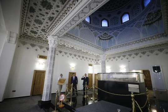 Cumhurbaşkanı Yardımcısı Oktay, Özbekistan Cumhurbaşkanı Mirziyoyev ile bir araya geldi