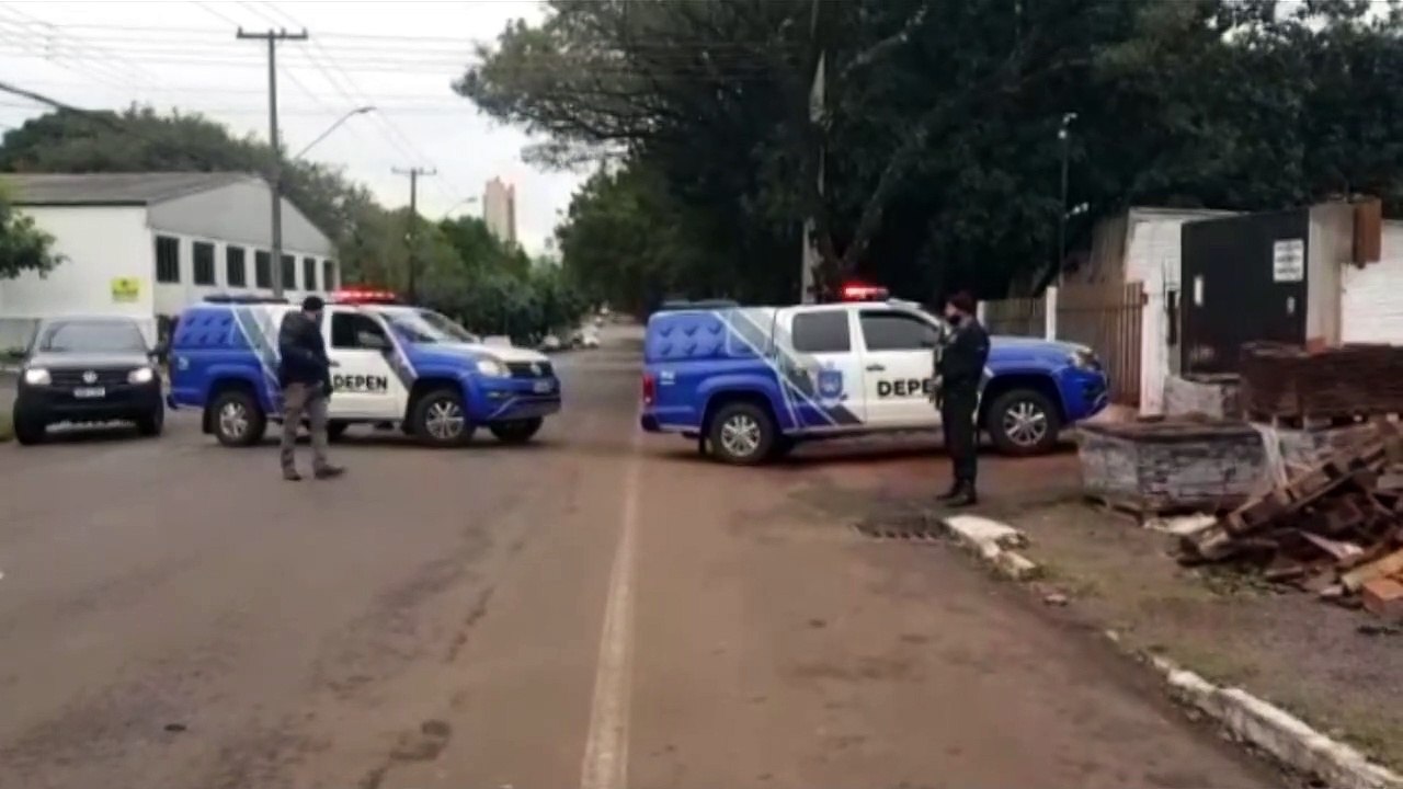 Depen realiza transferência de presos da Cadeia Pública de Cascavel