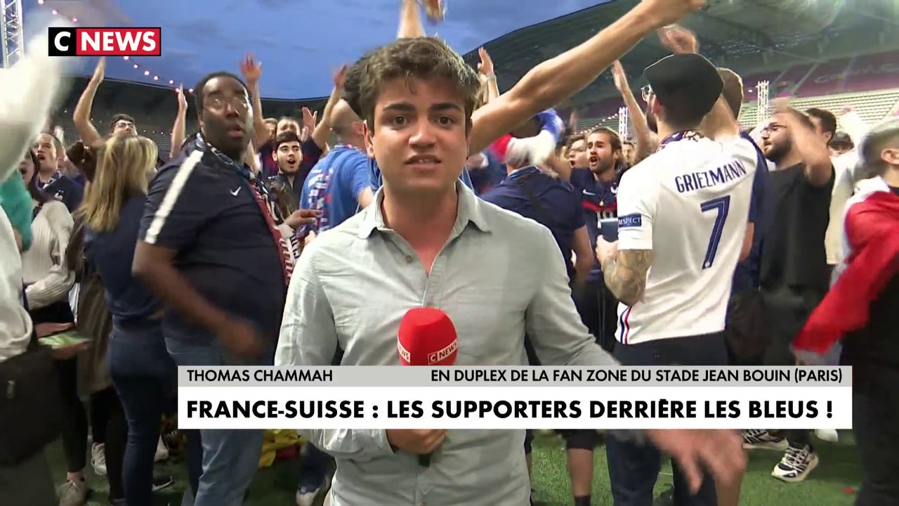 France-Suisse : La joie des spectateurs dans la fanzone du Stade Jean Bouin à Paris, alors que la France mène 2 à 1