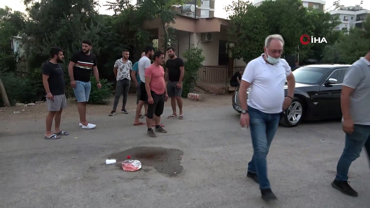 Tartıştığı arkadaşını makasla öldürdü