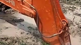 excavator got stuck in mud